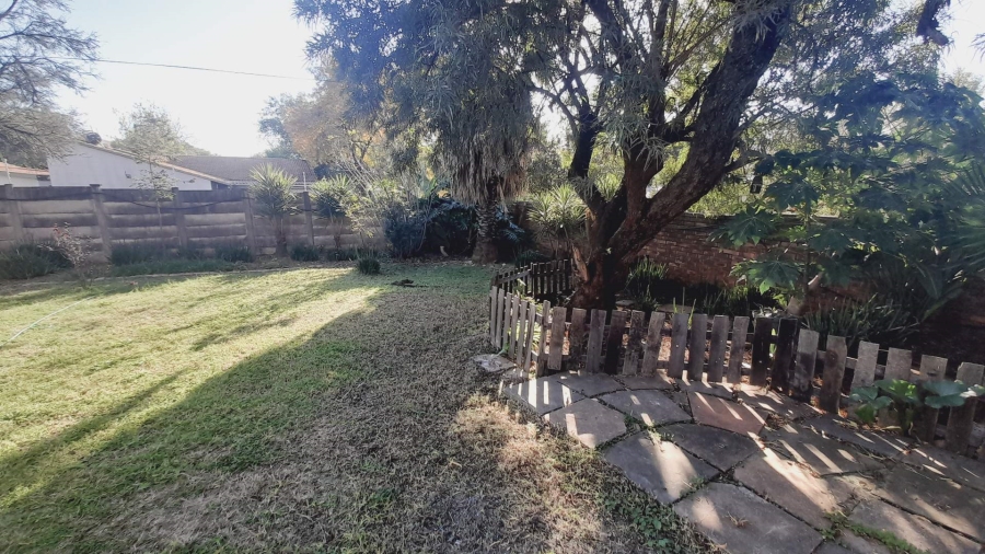 5 Bedroom Property for Sale in Ifafi North West